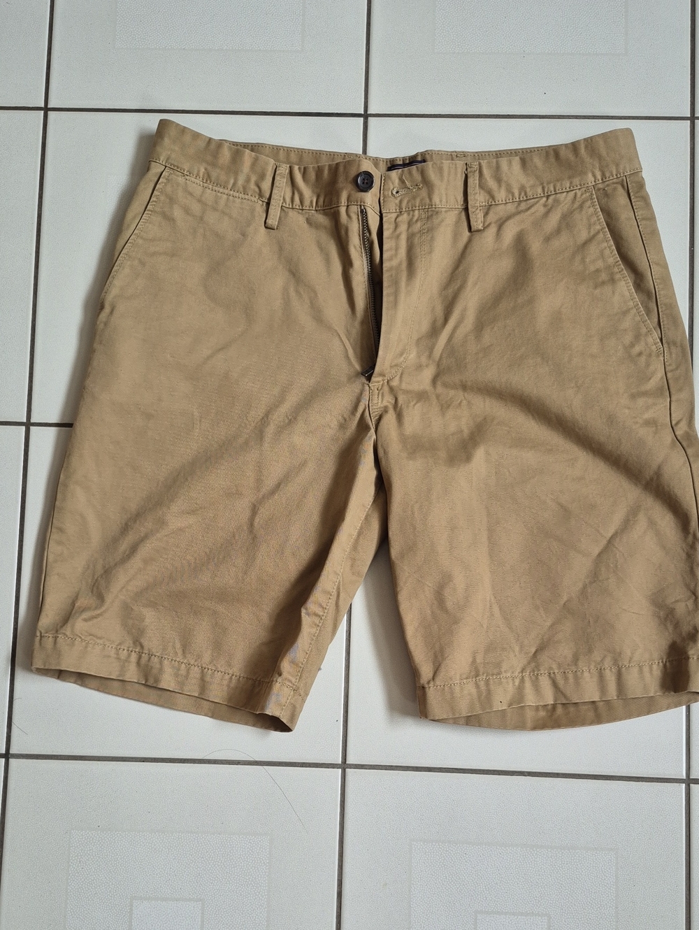 GAP Men's Khaki Flat-Front Shorts